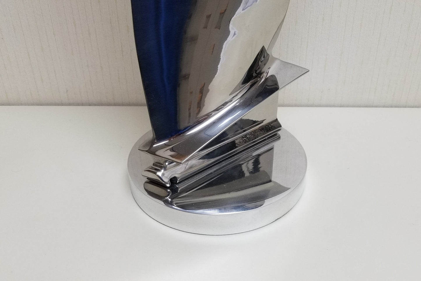 Boeing 707 MD-80 Pratt & Whitney JT8D-200 Jet Engine Blade with Stand.